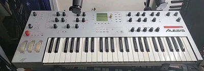 Alesis Ion 49 Key Modeling Synth Keyboard Great Working Order - Image 1 of 4