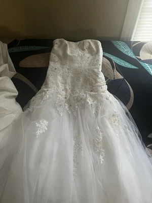 Vestido de novia David's marfil sin tirantes con cuentas blanco talla 4 Foto 1 de 4
