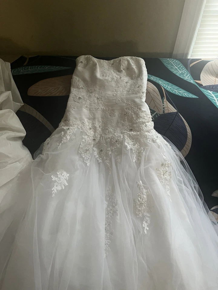 Vestido de novia David's marfil sin tirantes con cuentas blanco talla 4 Foto 1 de 4