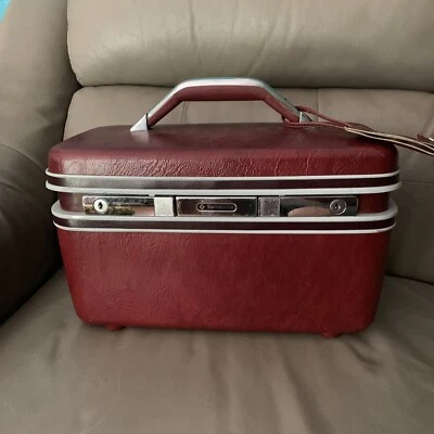 De Colección Samsonite Borgoña Silueta Tren Estuche Noche Bolso Espejo y Bandeja, Llave Foto 1 de 4