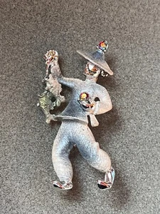 Vintage White & Blue Enamel Silvertone Asian Person w Two Fish Pin Brooch – - Picture 1 of 6