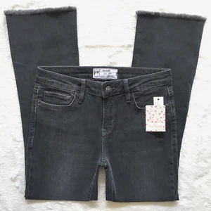 NWT Free People Straight Raw Crop Hem Washed Black Stretch Jeans Womens Size 26 - Picture 1 of 12