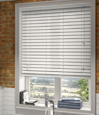 Window Blinds For Home Office High Quality PVC Venetian Blind White 120 x 150cm - Image 1 of 3