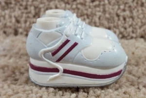 2001 MGA Bratz Girlz Doll Study Hall Style Fashion Pack Sneakers Shoes - Picture 1 of 6