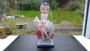 2003 Very Rare Vintage Betty Boop 9004 Betty In The Breeze - Picture 1 of 12