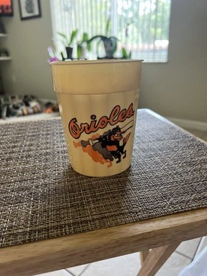Taza de plástico Orioles “you Gotta Be There” Foto 1 de 2