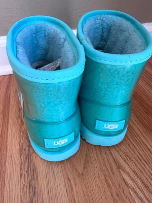 UGG Clásico Transparente Mini Botas de Invierno Zapatos de Lluvia para Mujer Talla 4 Azul Teal Pull On Foto 1 de 4