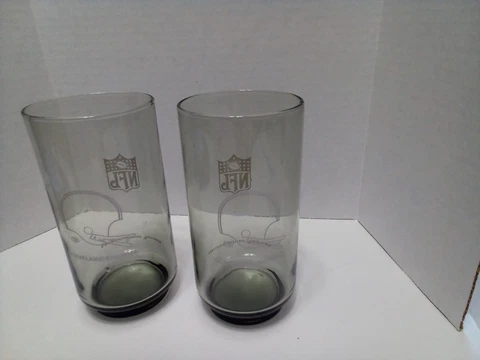 2 Vintage 1979 NFL Cleveland Browns Burger Chef Smoked Grey Drinking Glasses Cover