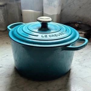 Le Creuset Signature Cast Iron 5 1/4 Qt Deep Oven, Caribbean Blue Dutch Oven - Picture 1 of 7