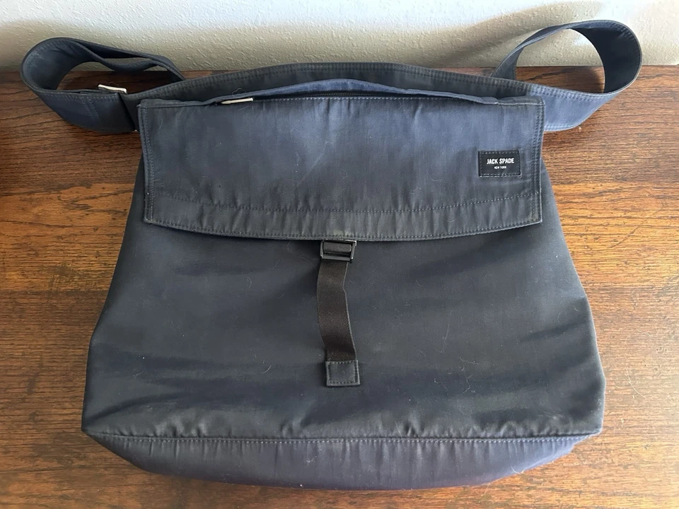 Bolso técnico plegable de nailon azul marino Jack Spade Foto 1 de 4