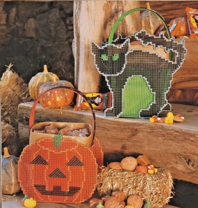Halloween Bags & Teacher's Tissue -PLASTIC CANVAS PATTERN- Removed from Magazine - Picture 1 of 3