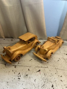 Vintage Handarbeit Holz Oldtimer Modell Sammlerstück Paar Holz Oldtimer - Bild 1 von 10