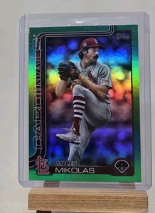Miles Mikolas/99 2025 Topps Serie 1 #137 Holofoil Verde - Imagen 1 de 2
