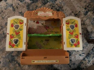 Vintage Strawberry Shortcake Life Is Berry Delicious Cabinet w/8 Figures 1981 - Picture 1 of 7