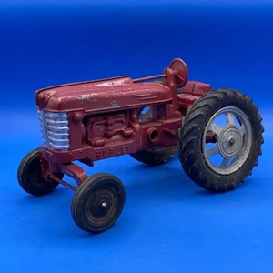 Vintage Hubley Red Toy Metal Diecast Toy Farm Tractor - Picture 1 of 9