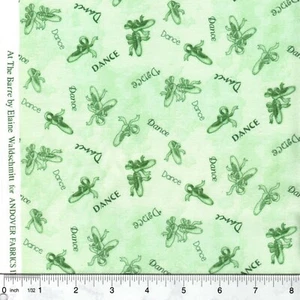 Pantuflas de ballet verde At the Barre tela 100 % algodón por yarda - Imagen 1 de 2