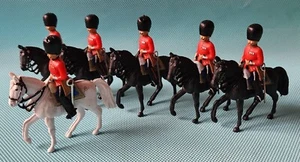 ROYAL SCOTS GUARDS CAVALRY variant DSG PLASTIC TOY SOLDIERS set BRITAINS - Picture 1 of 8
