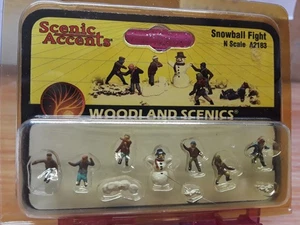 NEW Woodland Scenics A2183 Figures Snowball Fight 10 N Scale - Picture 1 of 3