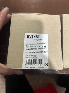 1PCS NEW Eaton ESR5-NO-31-24VAC-DC Safety relay - Picture 1 of 4