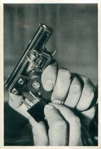 STARTPISTOLE STARTING PISTOL OLYMPISCHE SOMMERSPIELE BERLIN 1936 IMAGE CARD - Picture 1 of 2