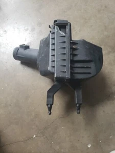 2014-2019 Infiniti Q70 RH Air Cleaner Assembly 3.7L VQ37VHR OEM (DAMAGED) - Picture 1 of 7