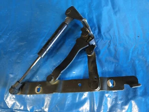 Bisagra de campana trasera izquierda Porsche Boxster 986 negra 744 98651215101 - Imagen 1 de 2