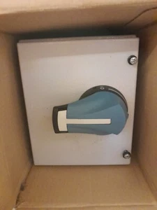 Garo IES 425020 20amp 3 pole combination switch - Picture 1 of 2