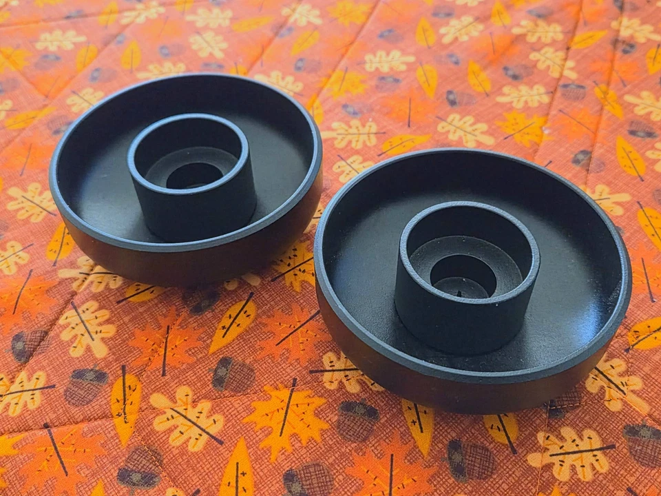 Par de Candelabros de Metal Perforado HEM Julien Renault Hecho en Polonia Foto 1 de 4