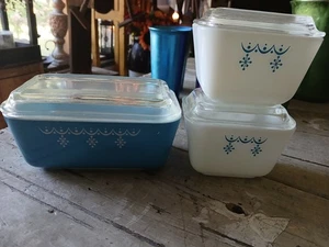 Vintage Pyrex Snowflake Garland Pattern Refrigerator Dishes Set of Three - Picture 1 of 6