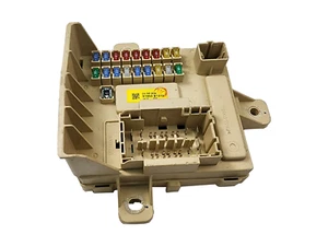 2015-2016 Hyundai Genesis Rear Trunk Cabin Fuse Box 91950-B1310 OEM - Picture 1 of 12