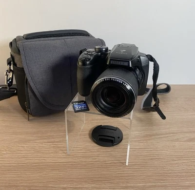 Fujifilm FinePix S9900W 16.2MP Digital Bridge Camera 50x Zoom & 32GB SD Card - Image 1 of 4