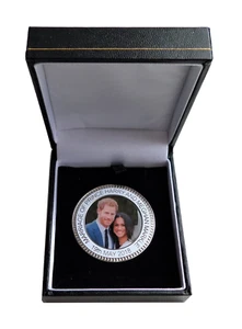 Prince Harry and Meghan Markle Commemorative Coin In Box - Picture 1 of 5