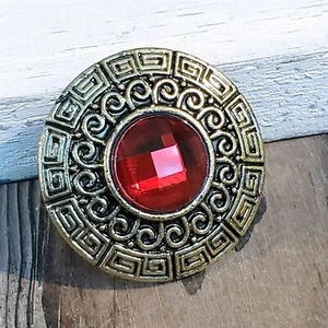 Vintage 90s Grunge Bronze Red Faceted Crystal Round Greek Key Cocktail Ring - Picture 1 of 11