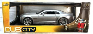 Dub City 40th Anniversary 2006 Chevy Camaro Concept im Maßstab 1:18 neu in Dinged Box - Bild 1 von 13