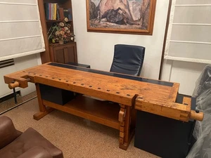 Banco da falegname / tavolo da lavoro antico restaurato, con cassetto. - Foto 1 di 6