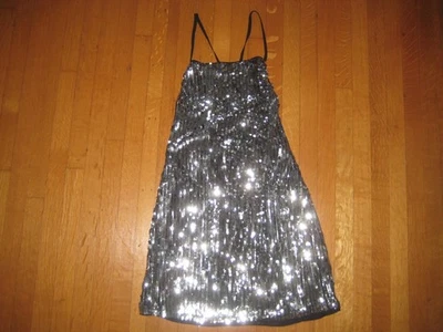 NUEVO H&M Vestido de Lentejuelas Plateado Talla Grande Tirantes Espalda Sin Espalda Fiesta de Navidad Nuevo con Etiquetas Foto 1 de 4