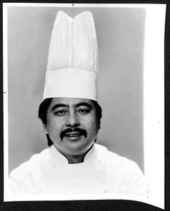 Vintage Chef Yoshi Katsumura 1985 8x10 Pressefoto Chicago Sun Times  - Bild 1 von 2