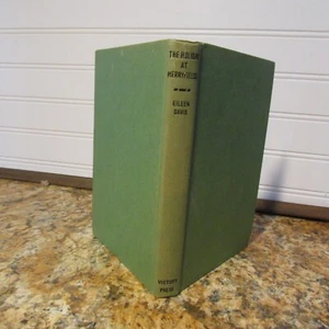 BOOK The Holiday at Merryfields by Eileen Davis published by Victory Press 1959 - Picture 1 of 5