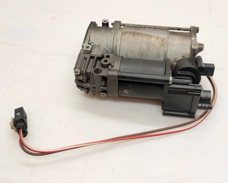 宝马 F11 F07 F01 F02 压缩机空气供应系统泵空气悬架 6789450 — 第 1/4 张图片