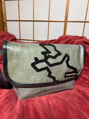 FREITAG F42 SURFSIDE 6 Messenger Crossbody Shoulder BAG Silver RARE Design USED - Image 1 of 4