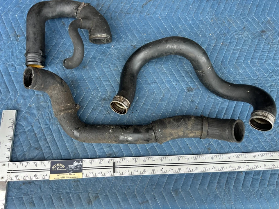 Tubo de manguera de radiador de agua refrigerante motor Volvo S70 V70 XC 1998-2000 OEM #3141EM Foto 1 de 4