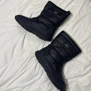 Botas de invierno acolchadas para mujer Magallanes invierno exterior talla 9 negras   - Imagen 1 de 7