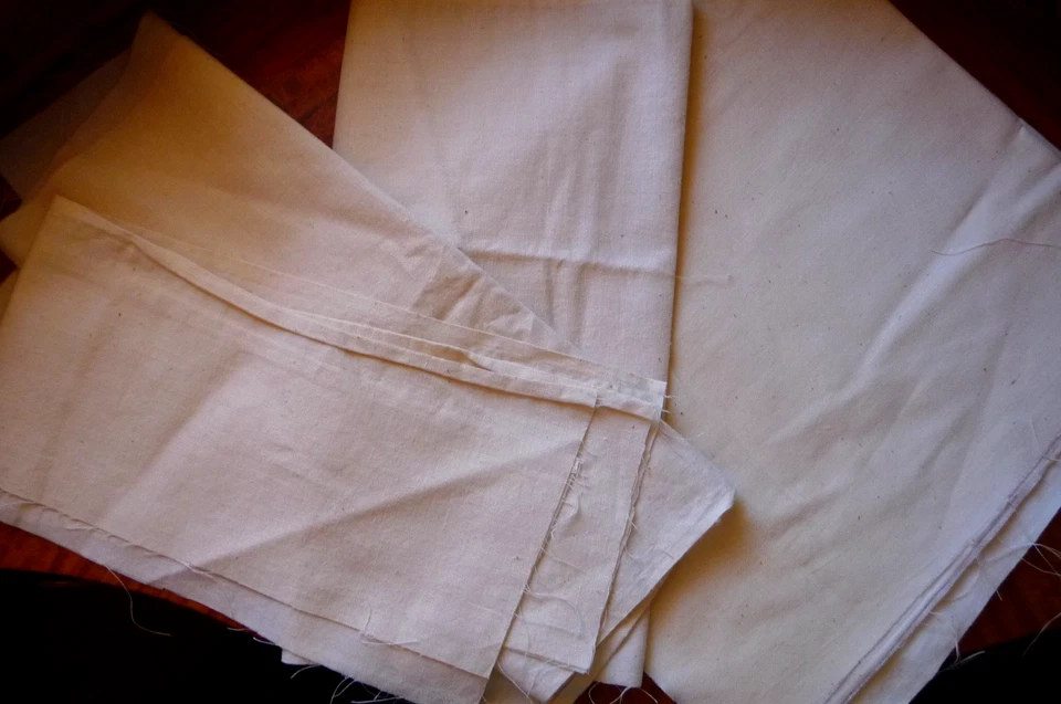 Lot of 5 Small Pieces of Unbleached Muslin - Image 1 of 1