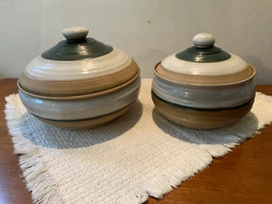 Set of 2 Studio Art Pottery Lidded Casseroles 1Qt, 3/4Qt Bone Green Beige Stripe - Picture 1 of 17