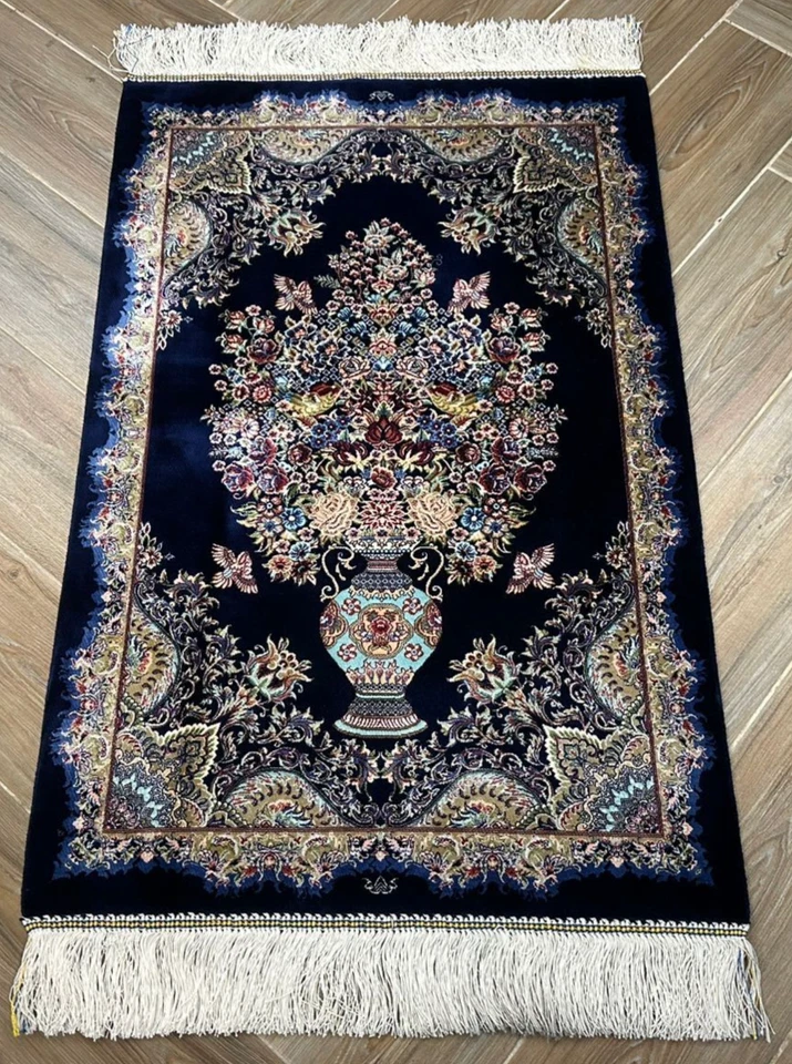 Alfombra colgante de pared medallón de lujo ilustrada seda 100 % alta calidad 2x3 pies Foto 1 de 4