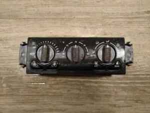 2000 2001 2002 GMC YUKON Heater A/c Control Tan - Picture 1 of 1