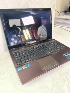 Laptop ASUS X53SD - Intel Core i7 / NVIDIA GeForce 610M / 4GB RAM / 500GB HDD - Foto 1 di 7