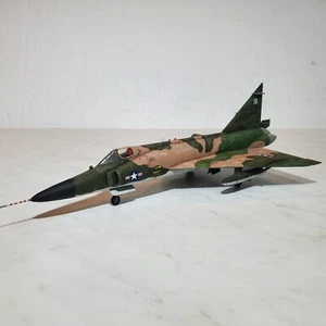 Vintage Convair F-102 Delta Dagger Deuce USAF Jet Model Plastic Plane 1:72? - Picture 1 of 14