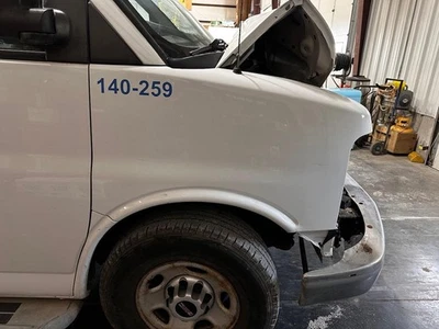 Guardabarros delantero derecho GMC Savana 2500 Van 2003-2024 25737844 Foto 1 de 4