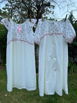 Camisón vintage para mujer de los años 50’s~60’s con abrigo a juego mediano con amarillento Foto 1 de 4